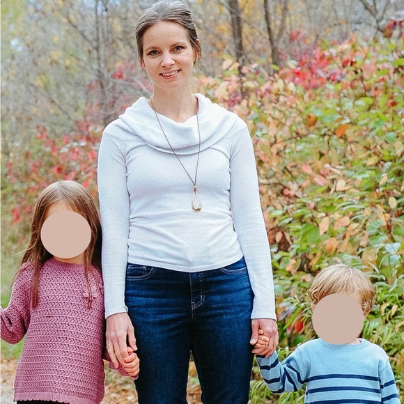 Meet your Posher, Kristen - Picture 1 of 2